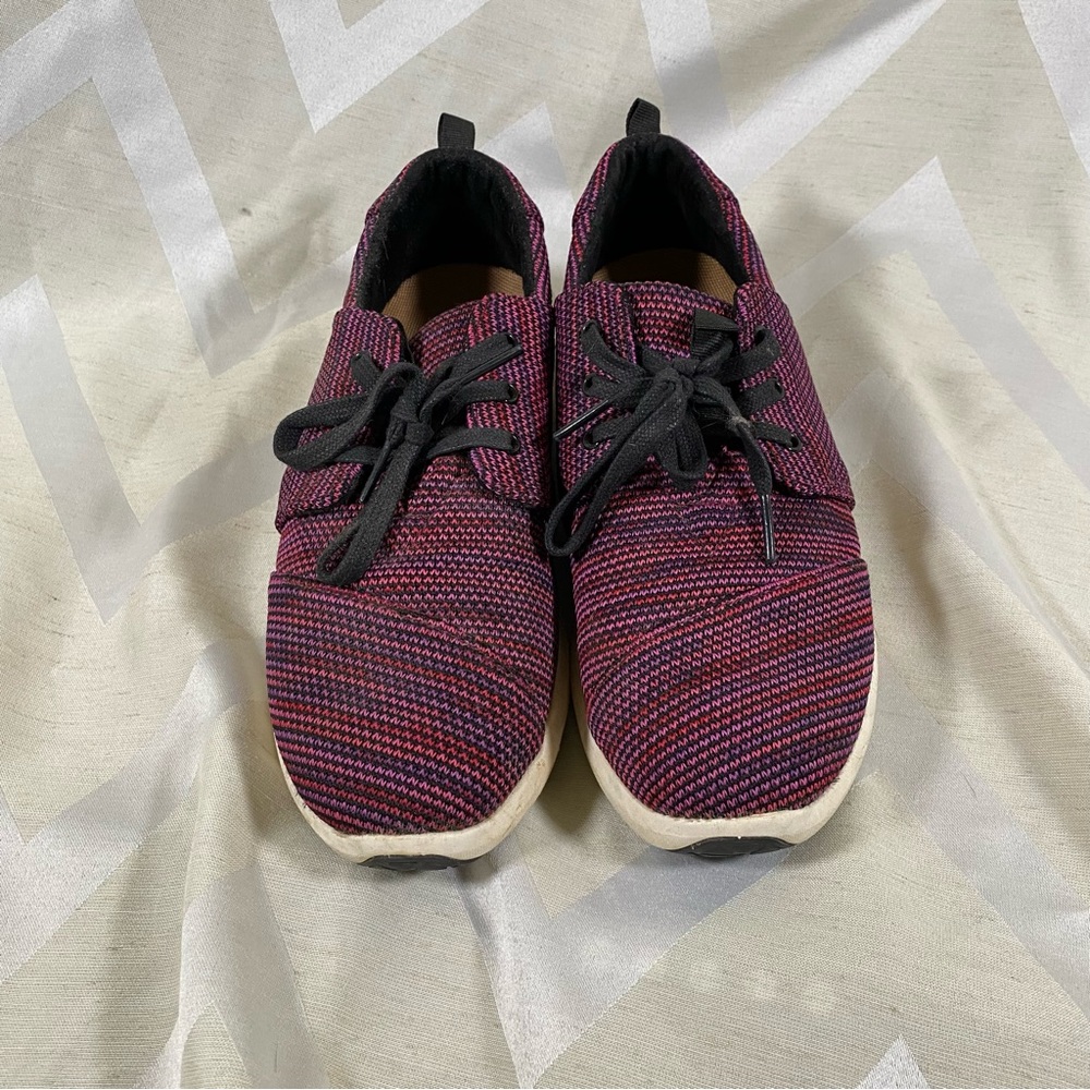 Toms sneakers